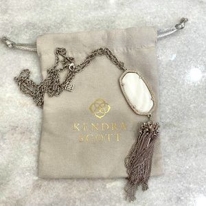 Kendra Scott necklace
